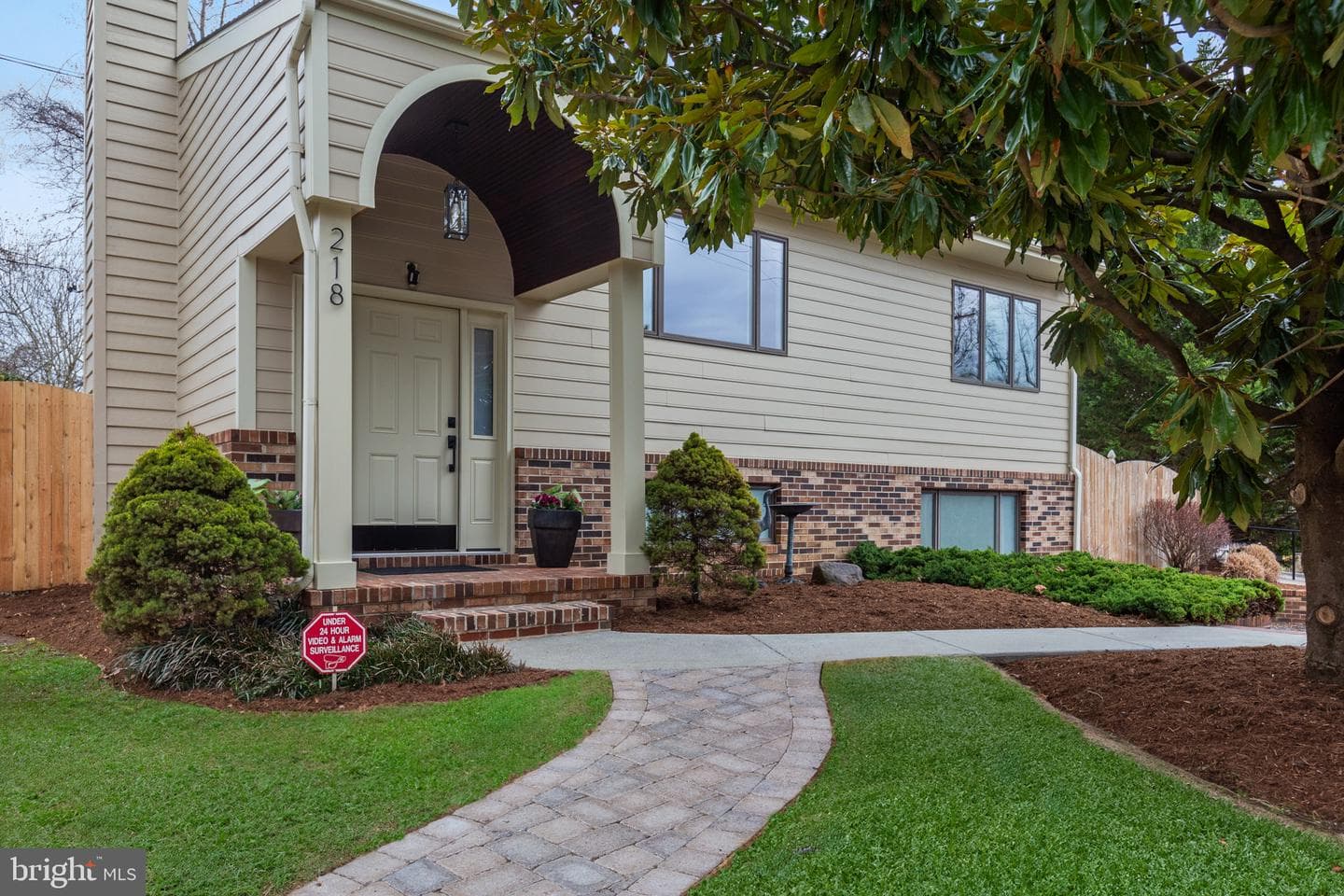 218 Lees Lane photo 3