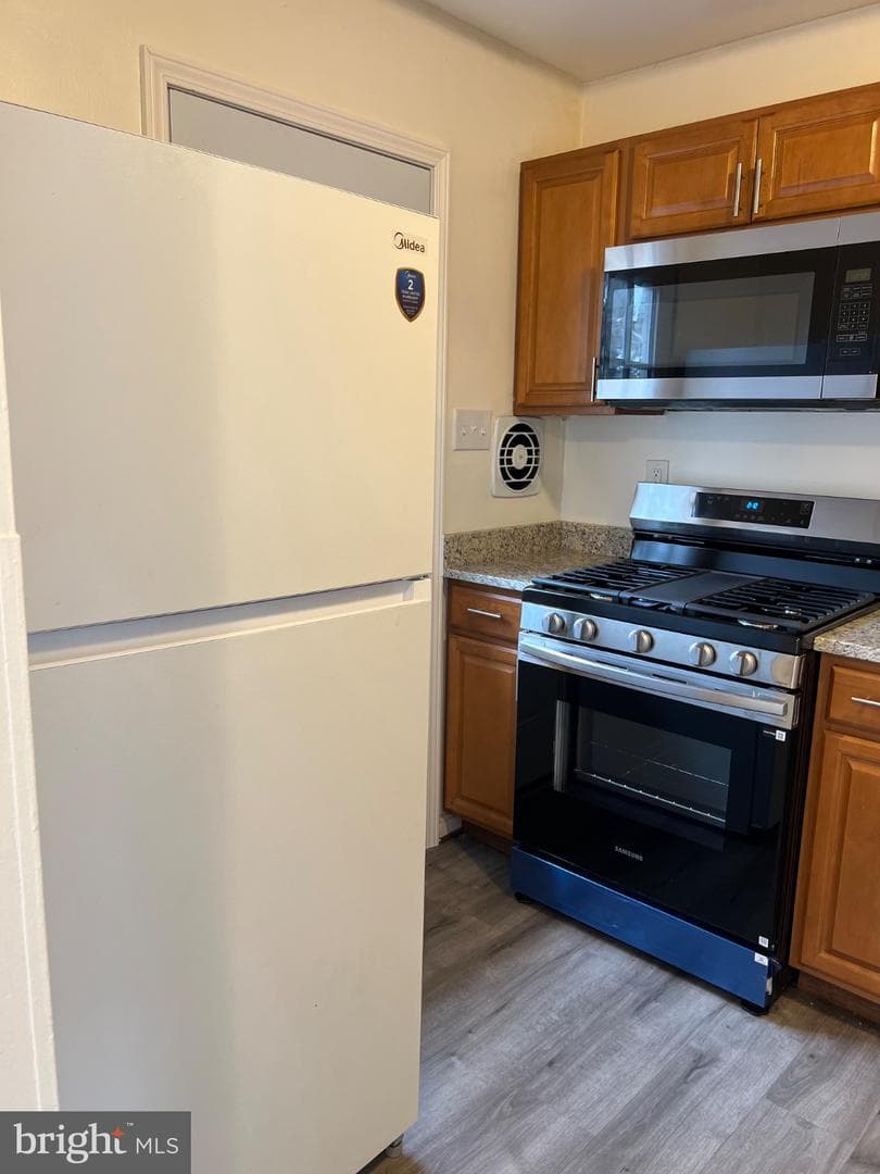 8202 Tomlinson Court photo 3