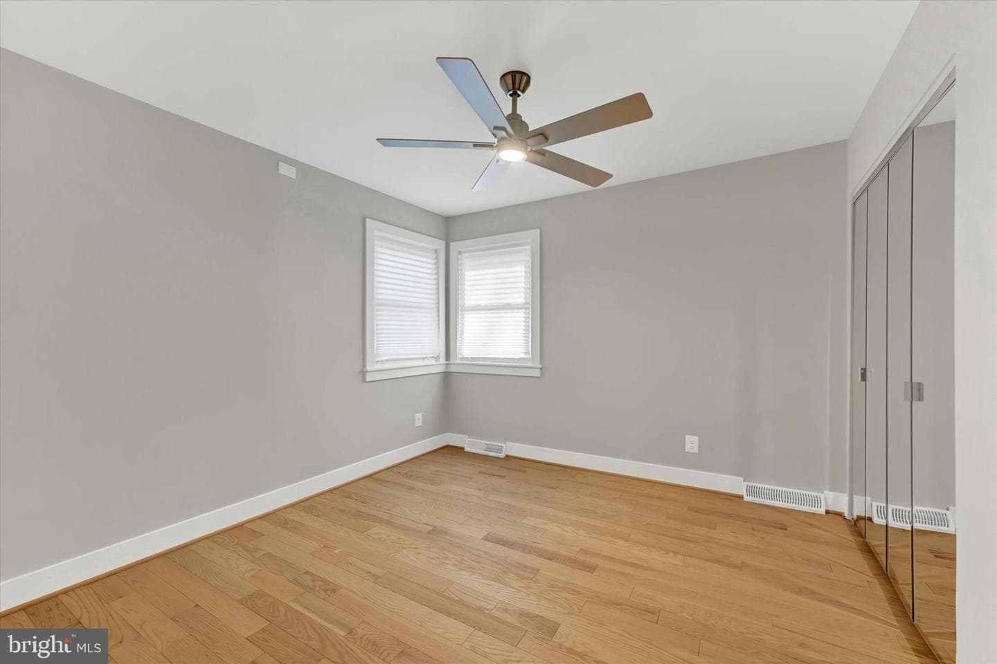1254 Sheridan Road photo 18