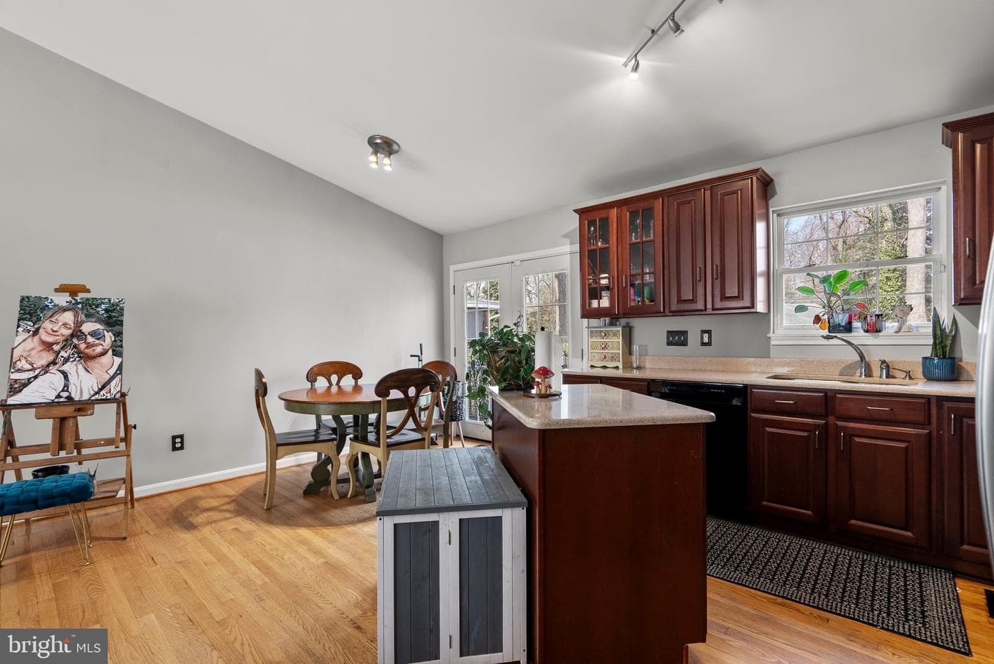816 Valley Drive photo 6