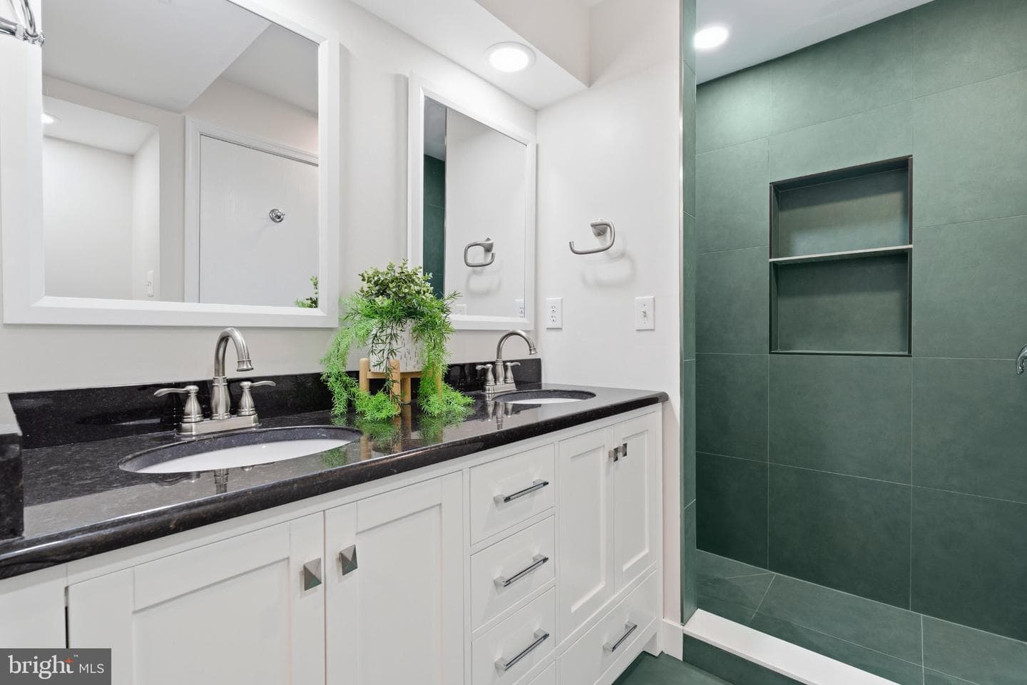7845 Metacomet Road photo 10