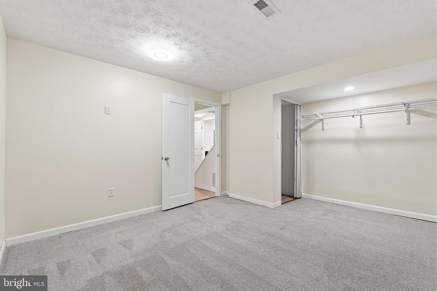 7845 Metacomet Road photo 12