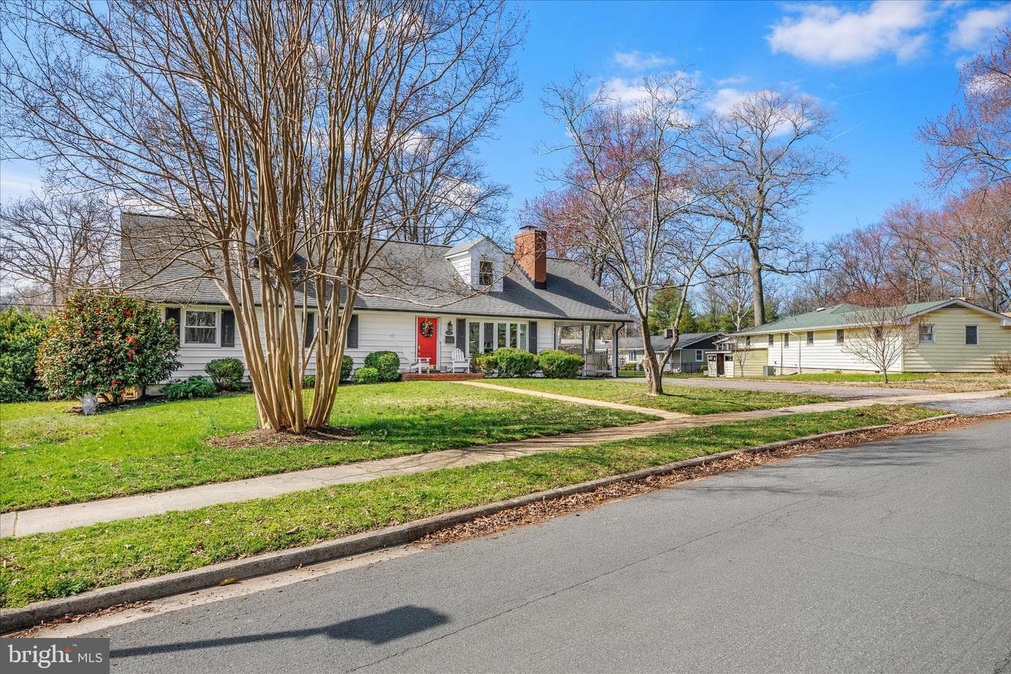 811 Teakwood Drive photo 2
