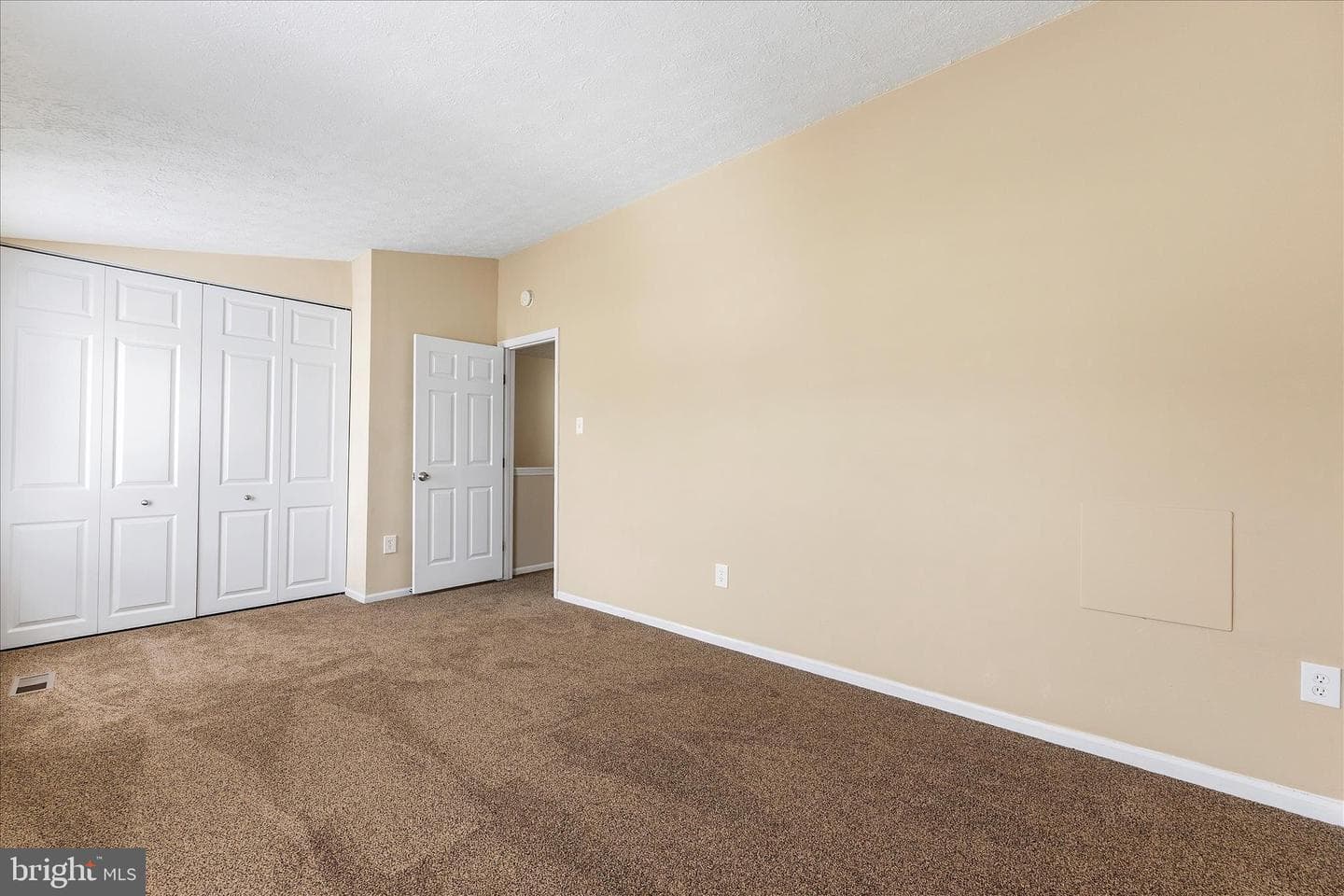 739 Willowby Run photo 14