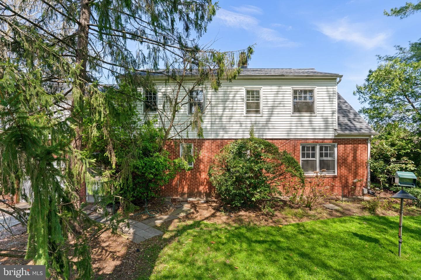 211 W Maple Road photo 38