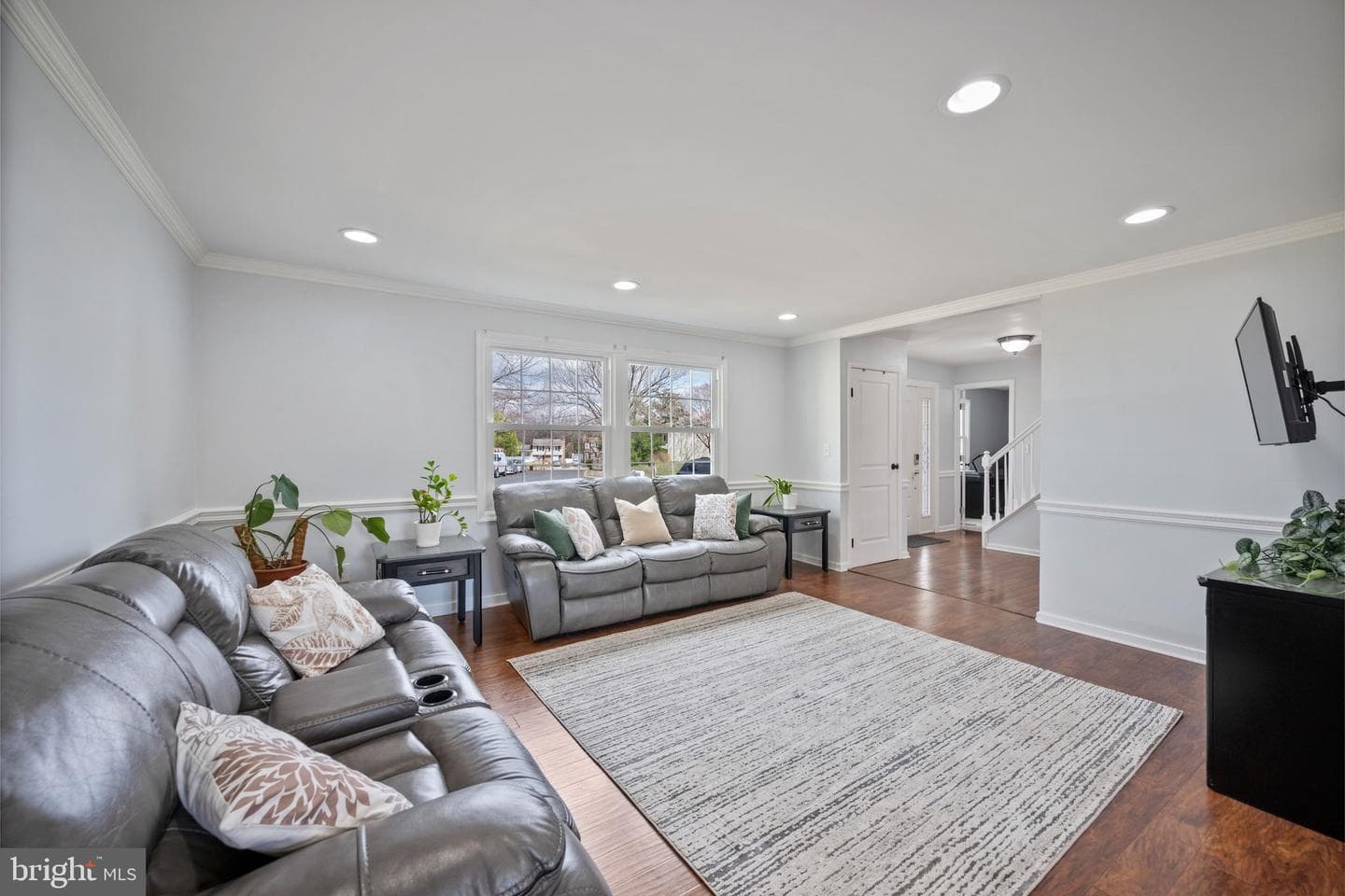 645 Ridgefield Court photo 11