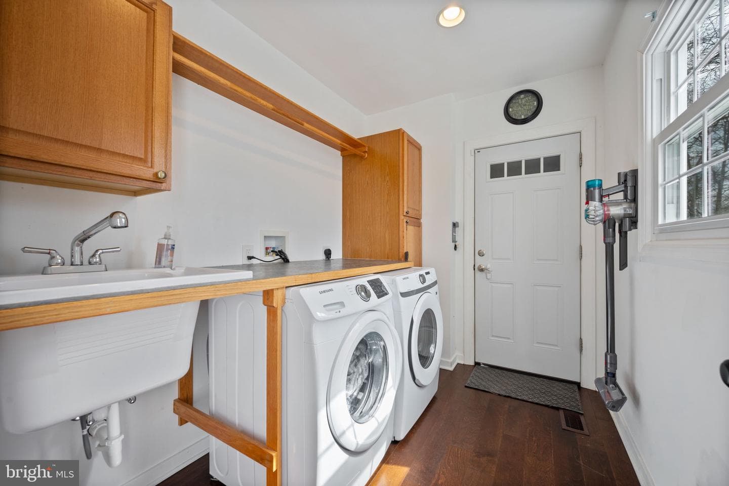 645 Ridgefield Court photo 16