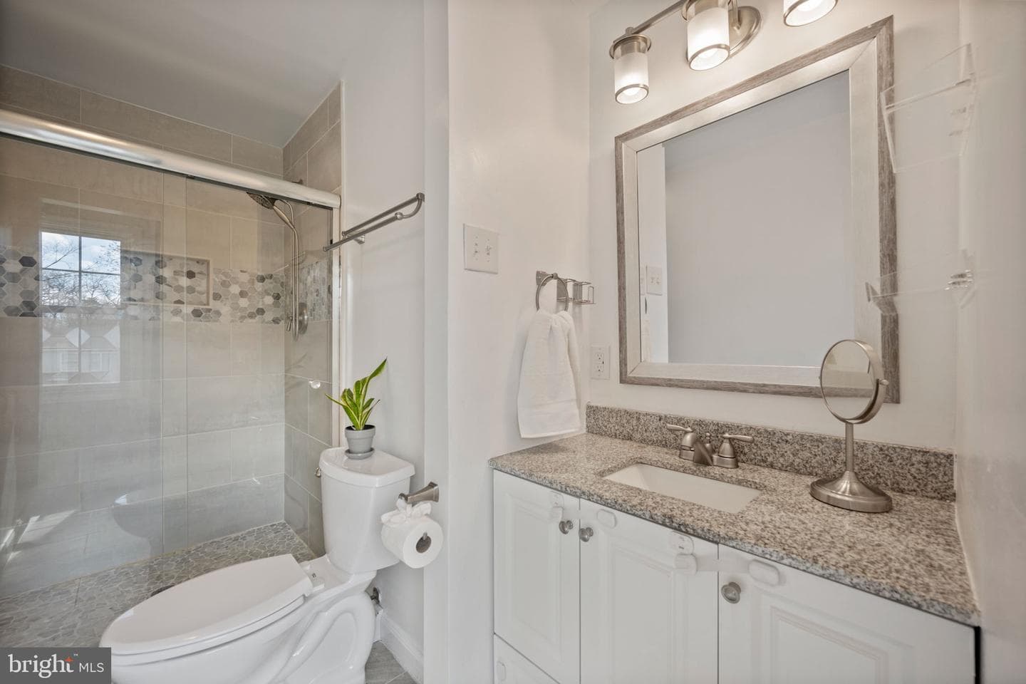 645 Ridgefield Court photo 20