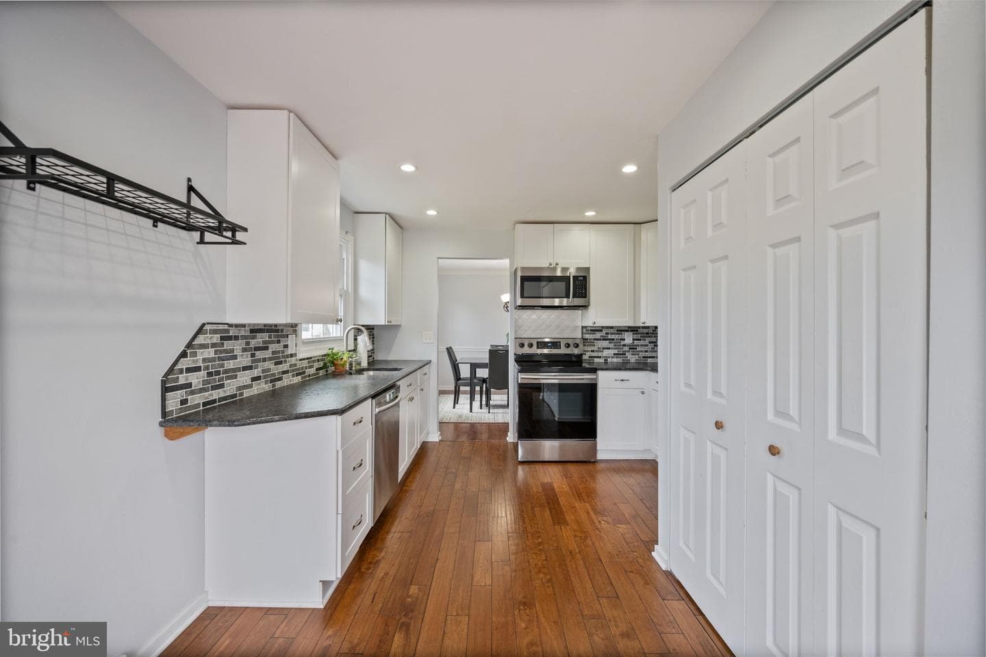 645 Ridgefield Court photo 6