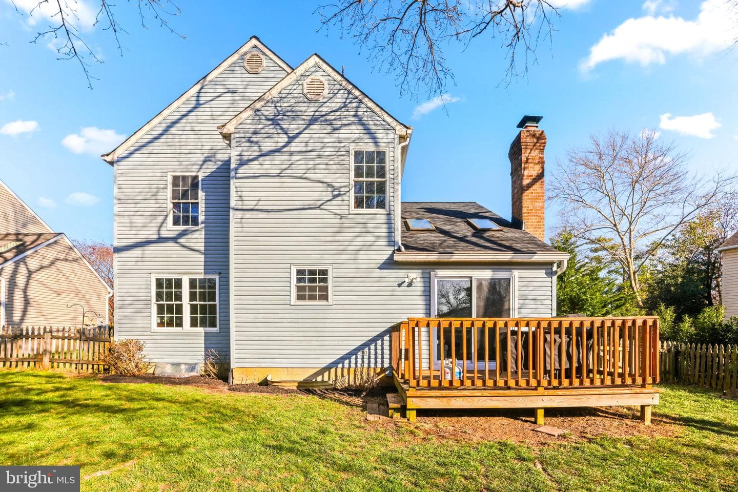 276 Shakespeare Drive photo 2