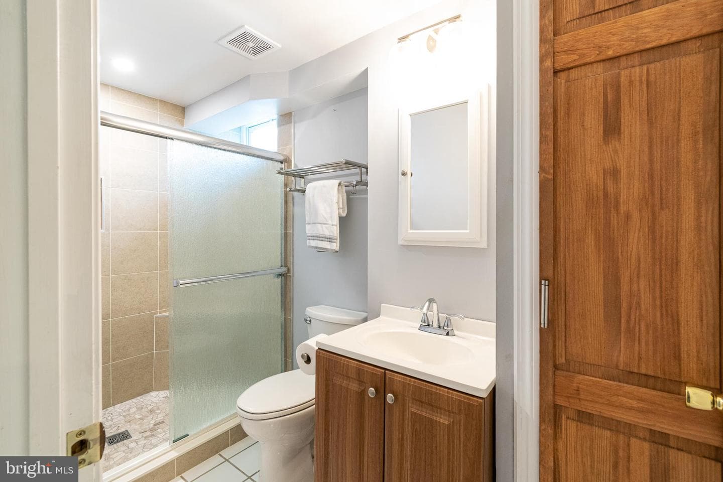 885 Cecil Avenue S photo 26