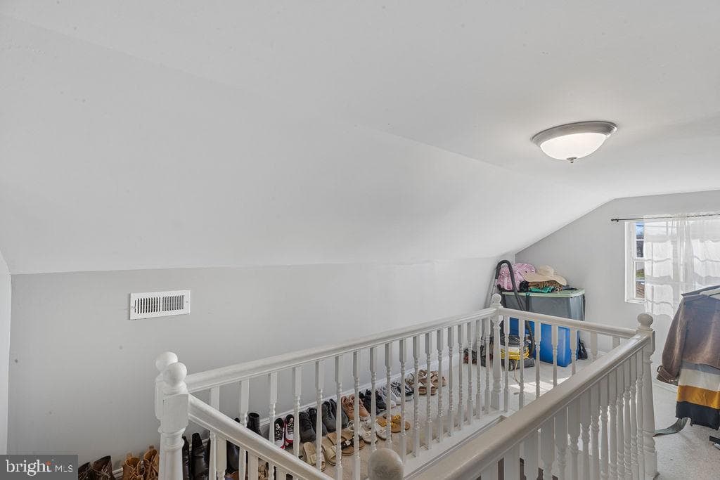 8489 Arbutus Road photo 32