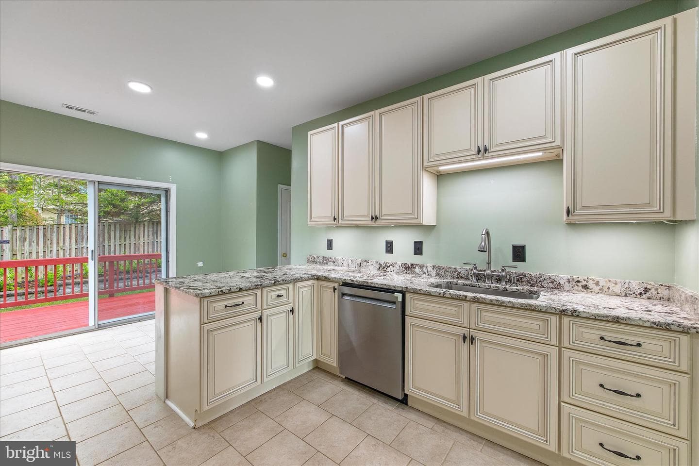1805 Disney Estates Circle photo 12