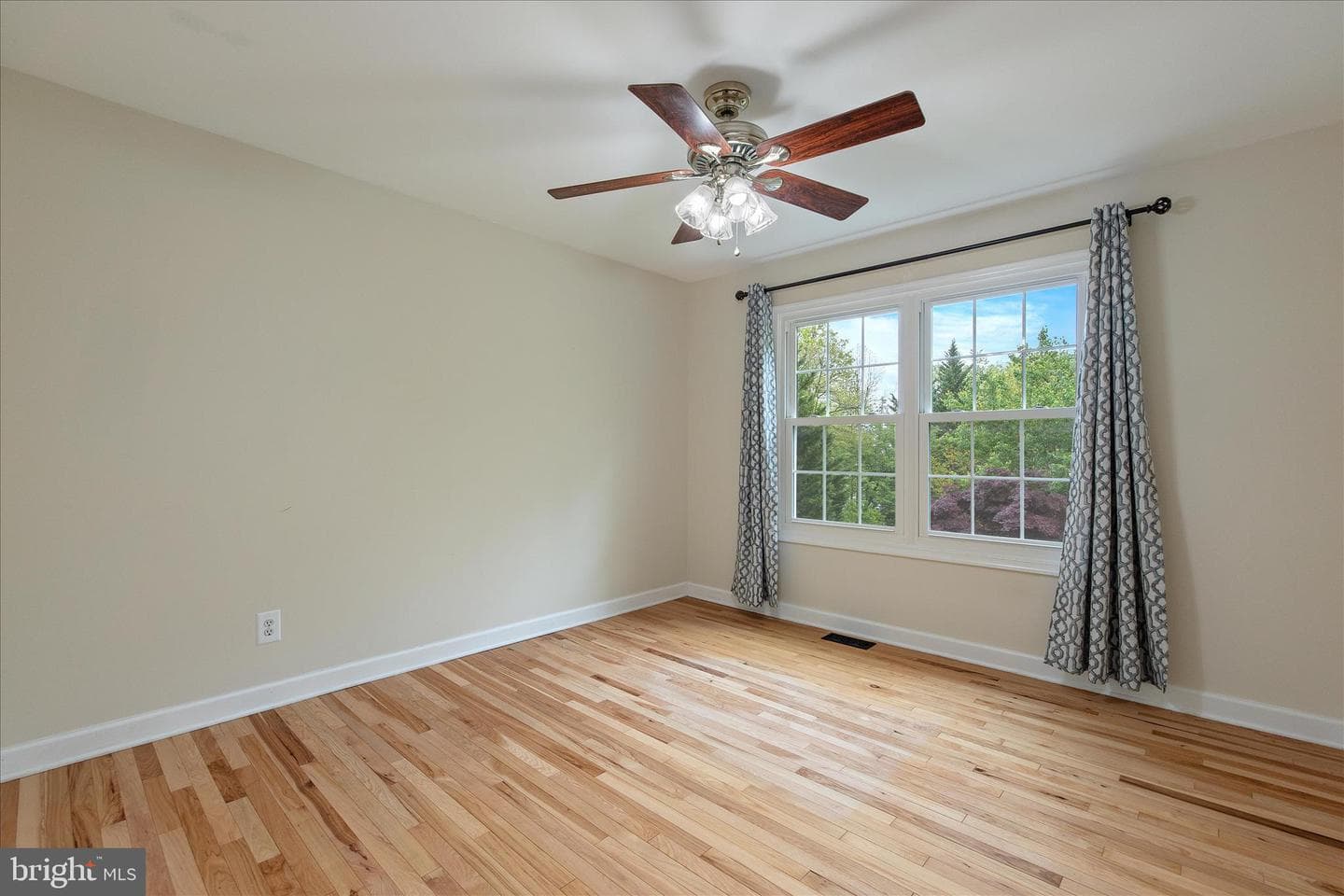 1805 Disney Estates Circle photo 21