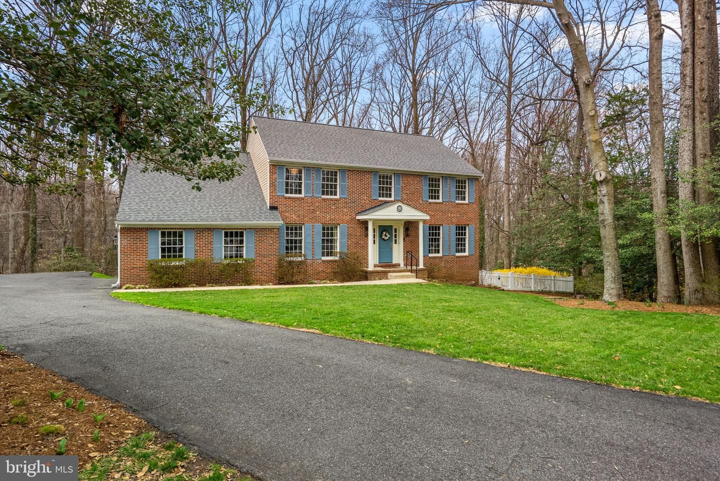 1866 Lynnfield Drive photo 2