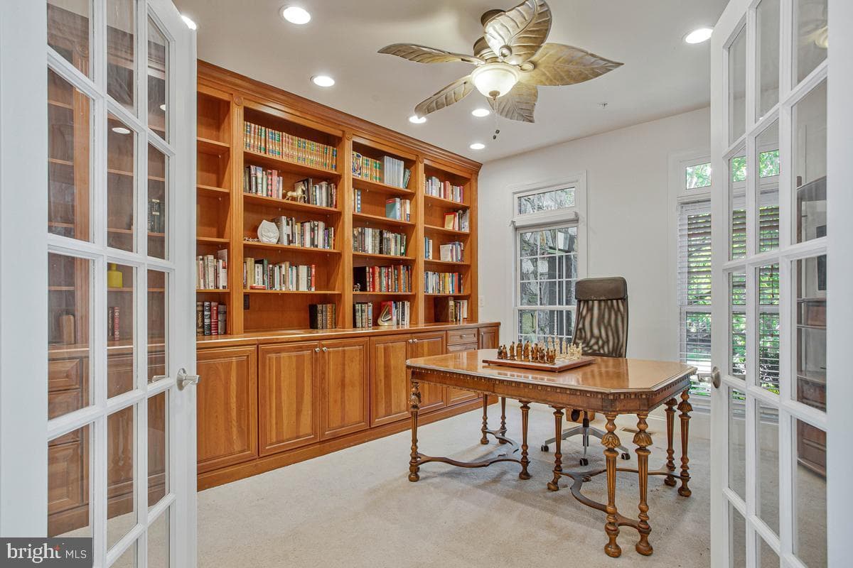 27 Hunting Court photo 16
