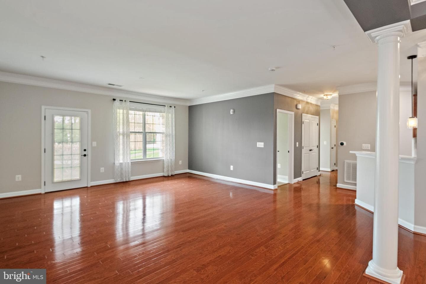 1523 Enyart Way #102 photo 2