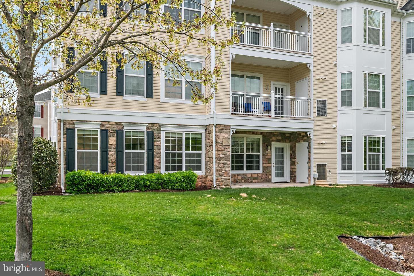 1523 Enyart Way #102 photo 36