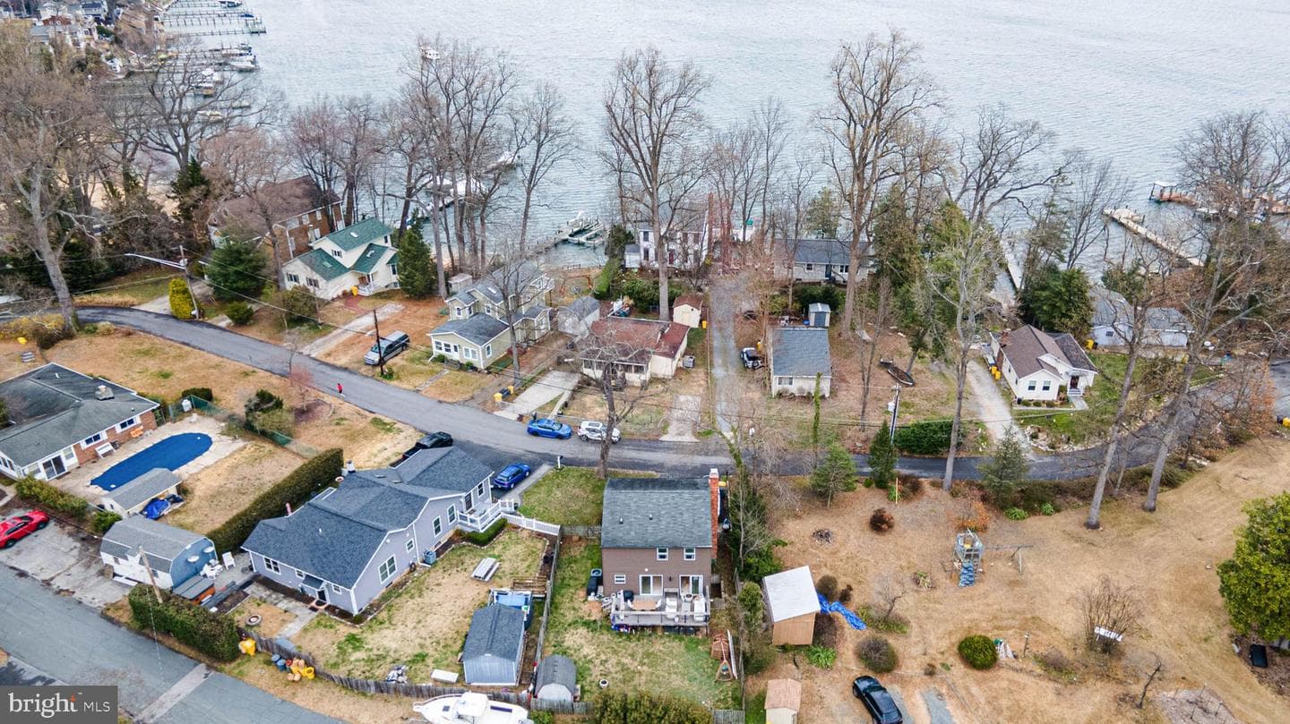353 S Riverside Drive photo 33
