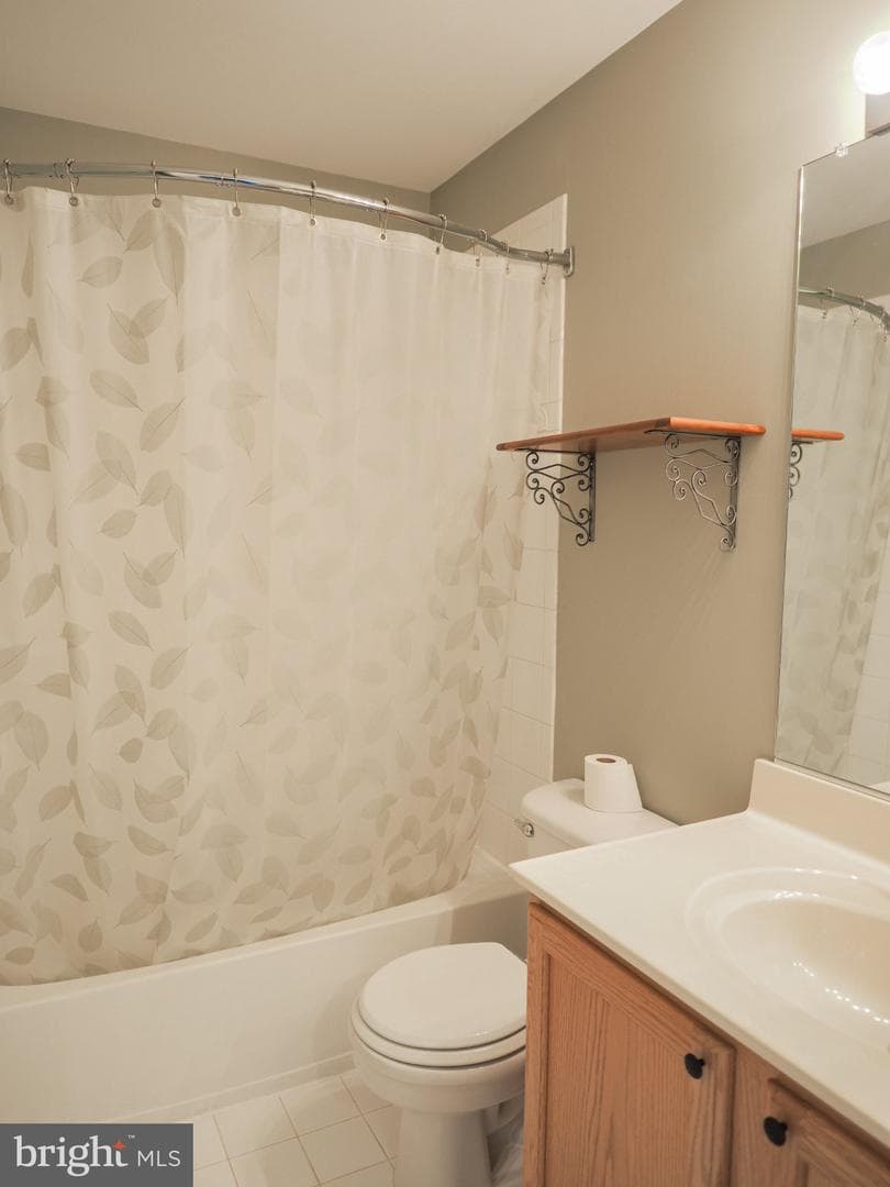 905 Gunnison Court photo 24