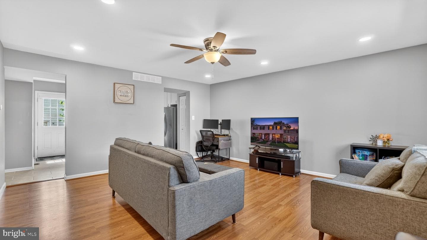 457 Mainview Court photo 8