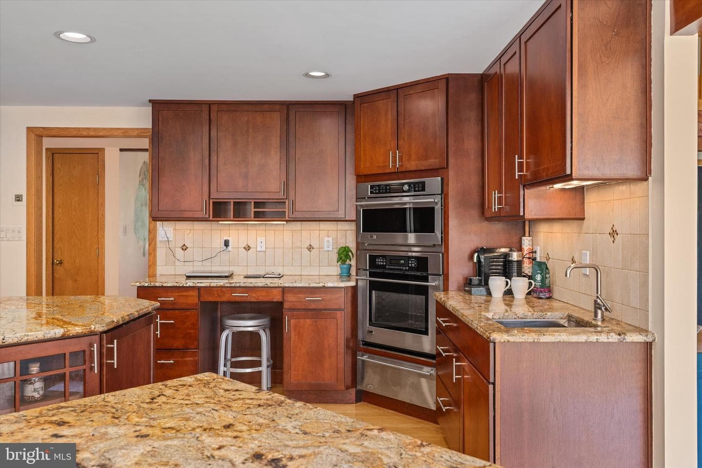 1588 Eaton Way photo 24