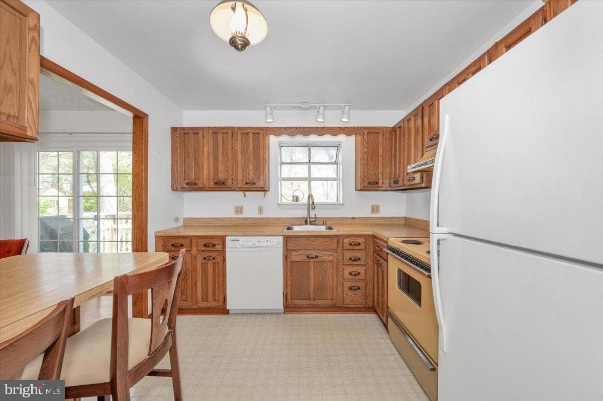 1300 Holliben Road photo 17