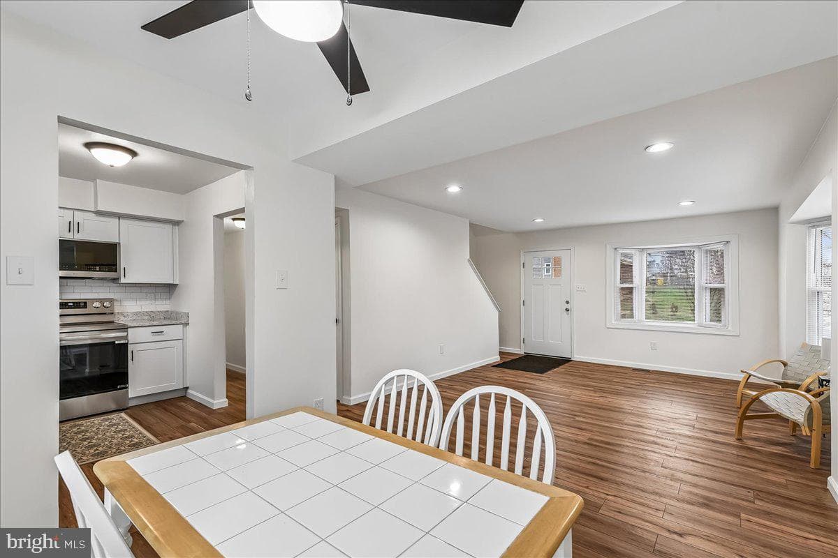 327 Walton Avenue photo 9