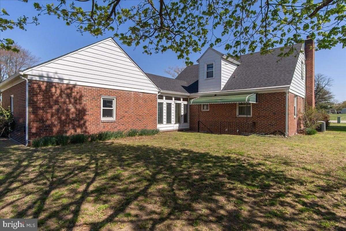 8466 Greenway photo 36