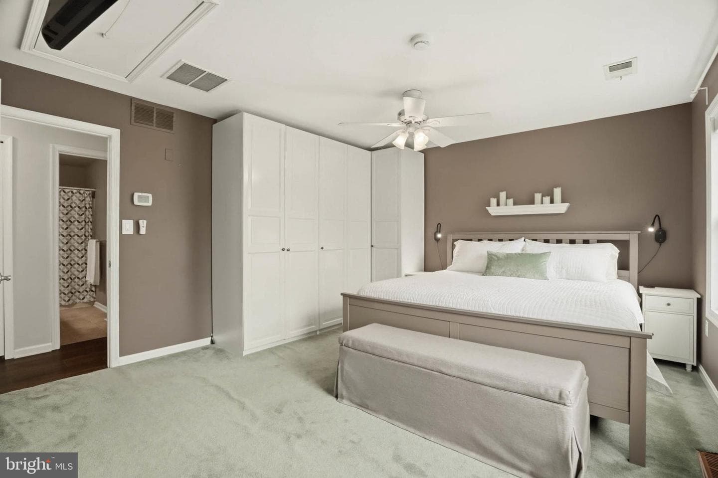 525 Loughton Lane photo 17