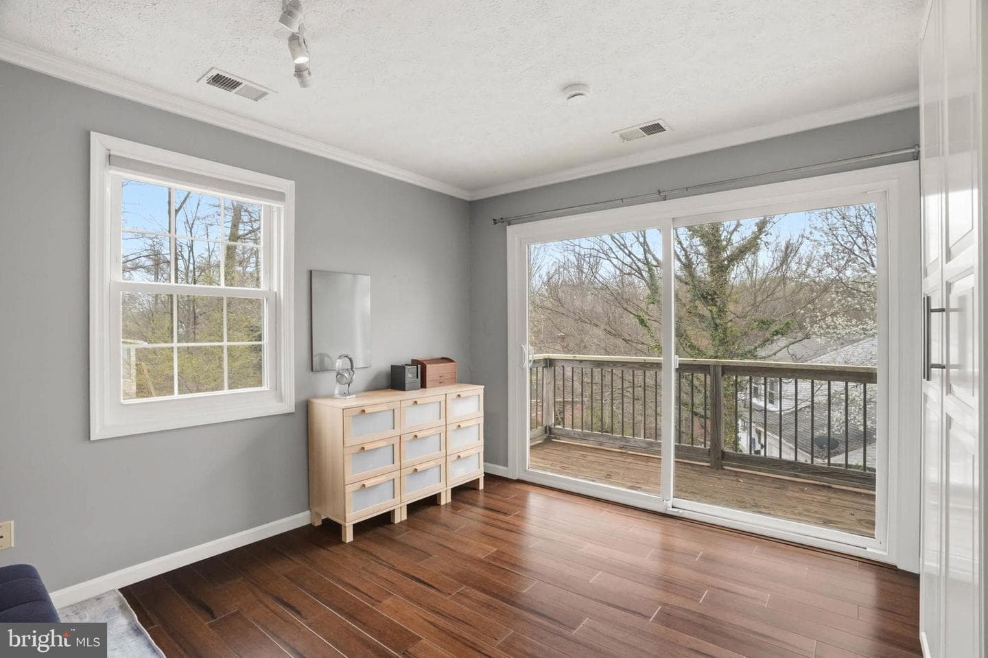 525 Loughton Lane photo 23