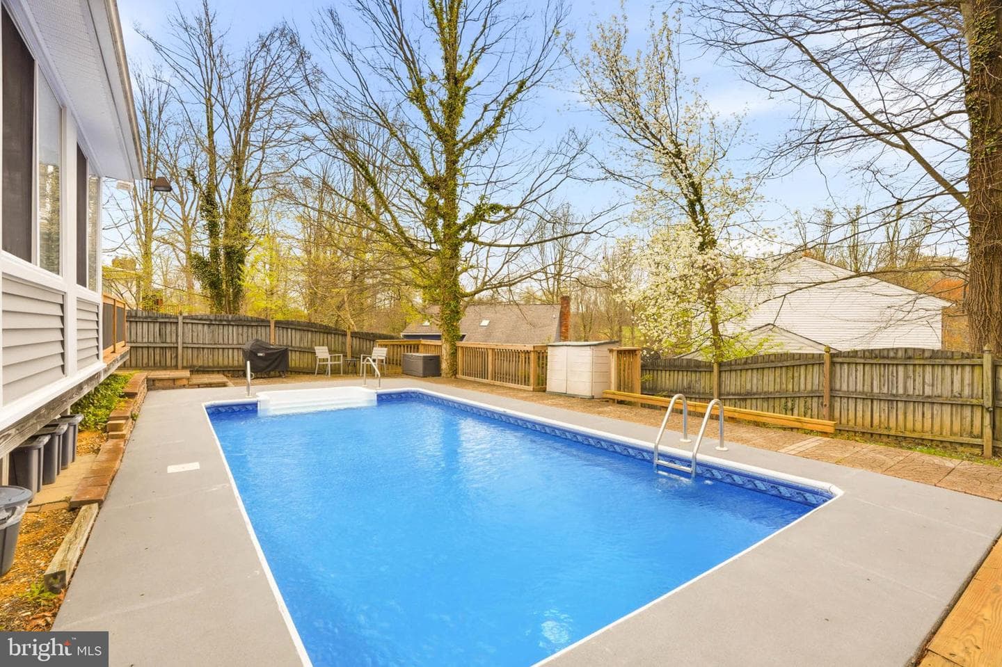 525 Loughton Lane photo 39