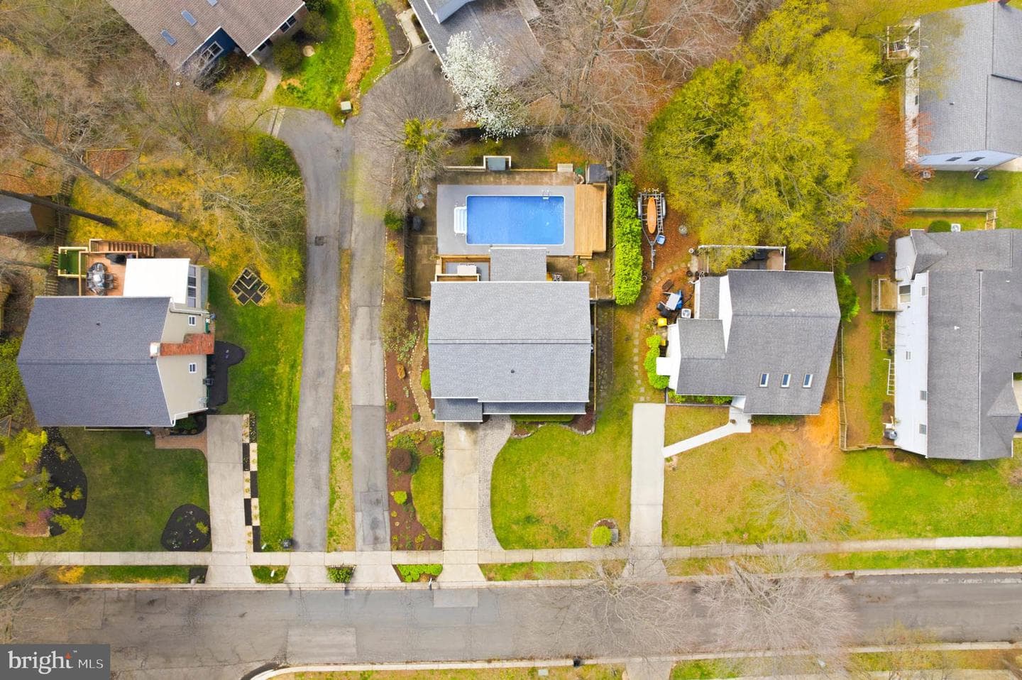 525 Loughton Lane photo 42