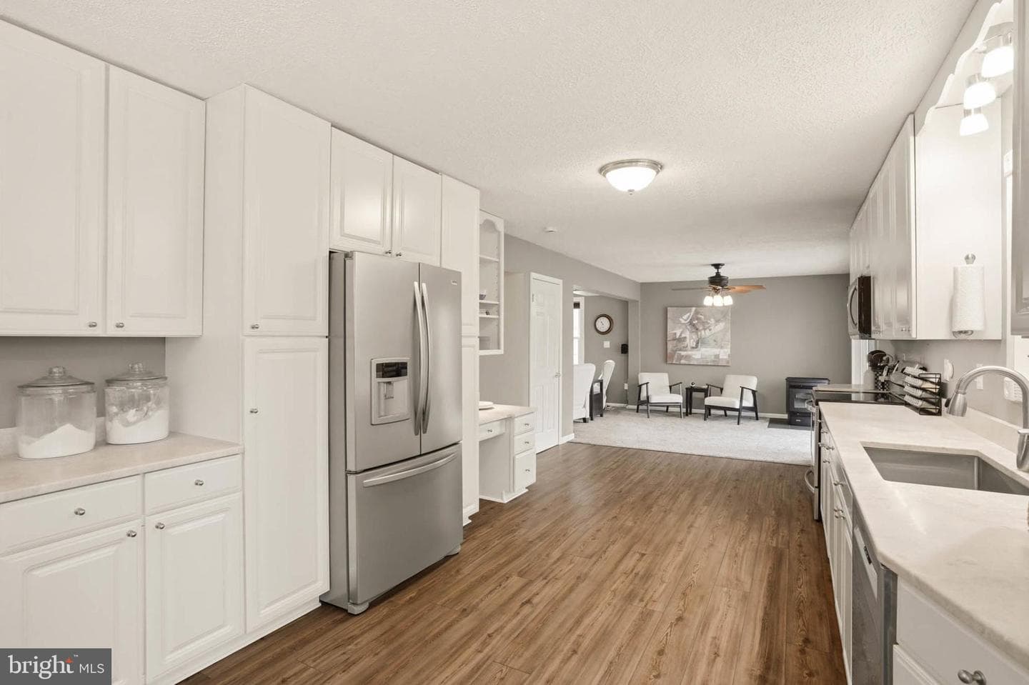 525 Loughton Lane photo 9