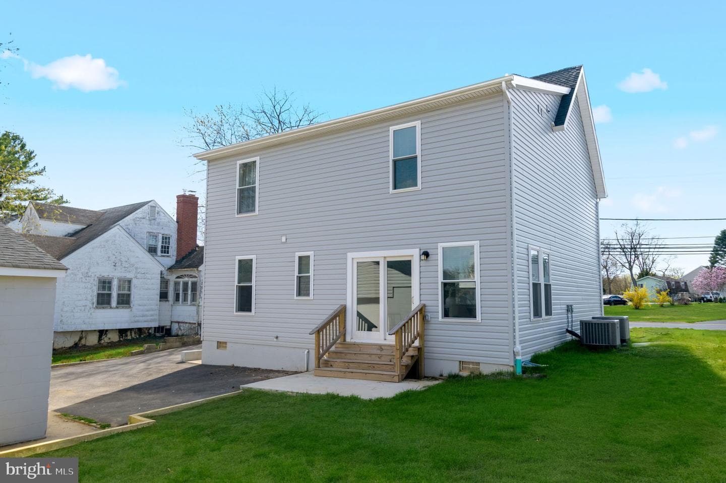 211 N Hammonds Ferry Road photo 37
