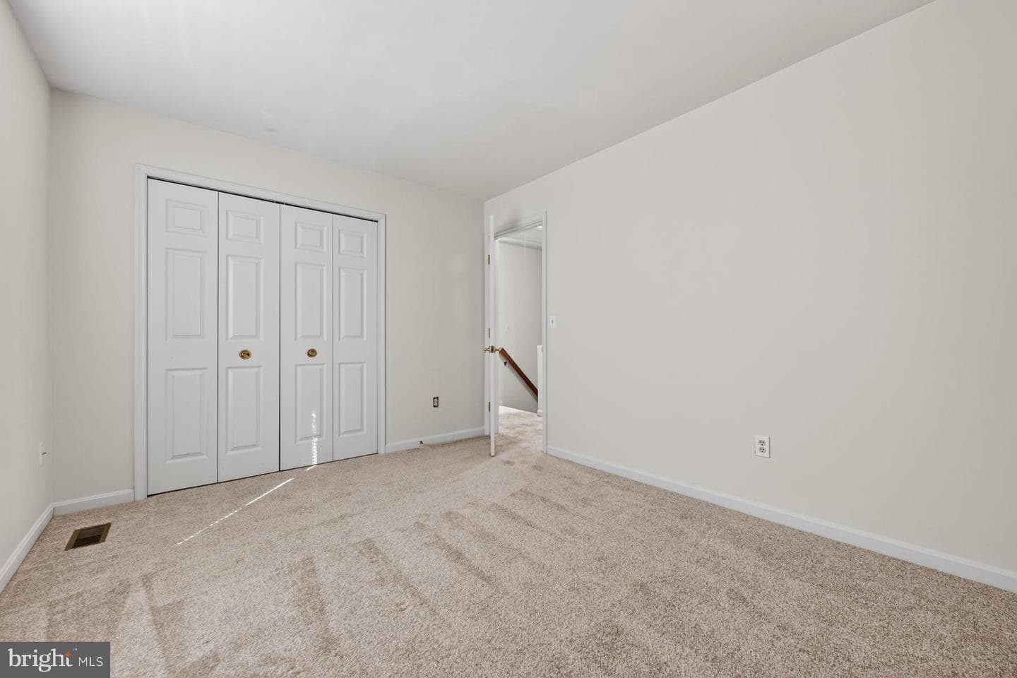 111 Janwall Street photo 23