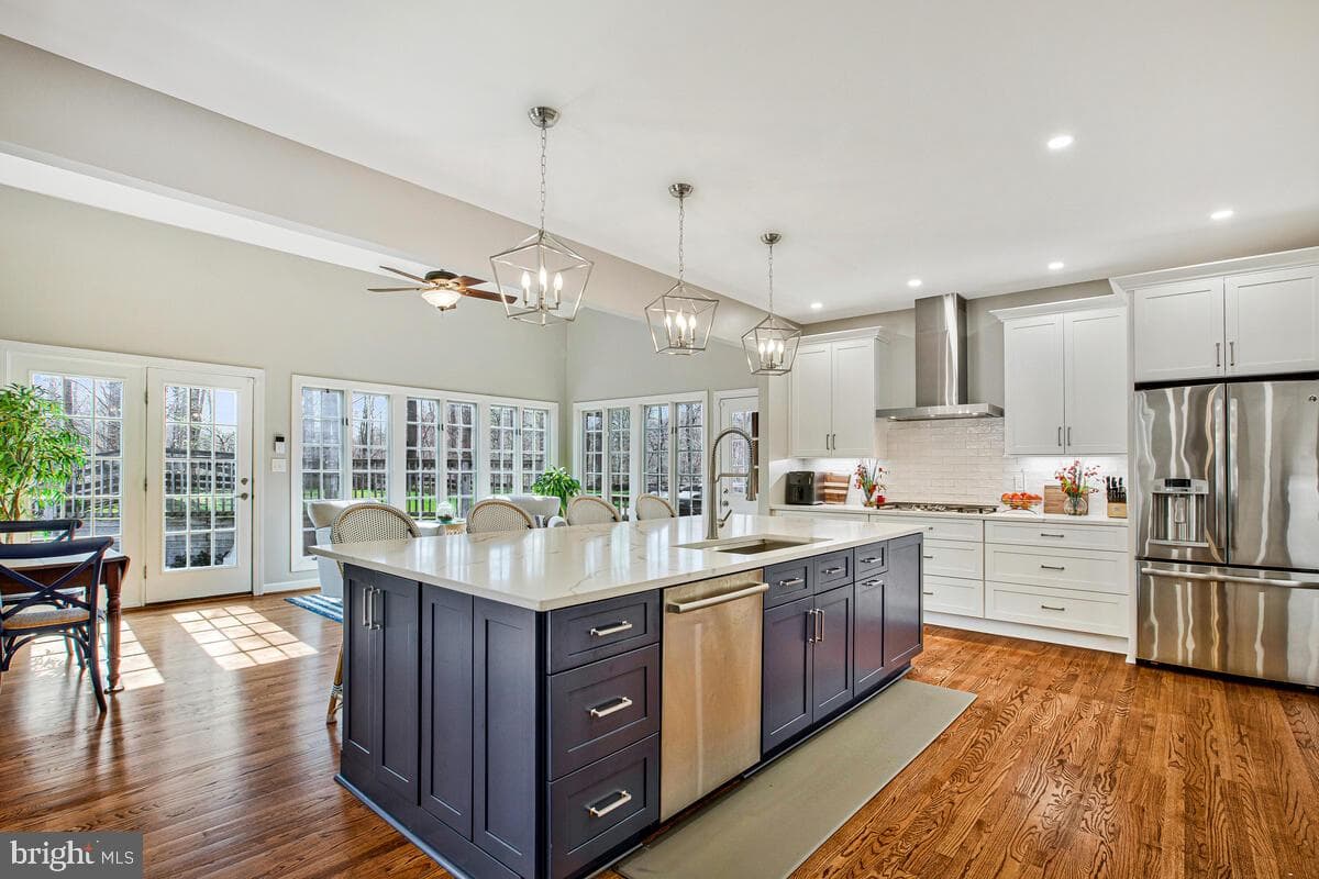 3421 Swallowtail Court photo 15