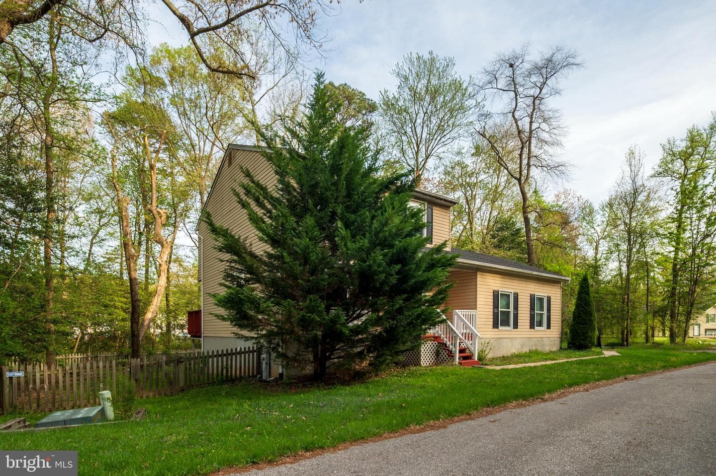 418 Howard Manor Drive photo 2