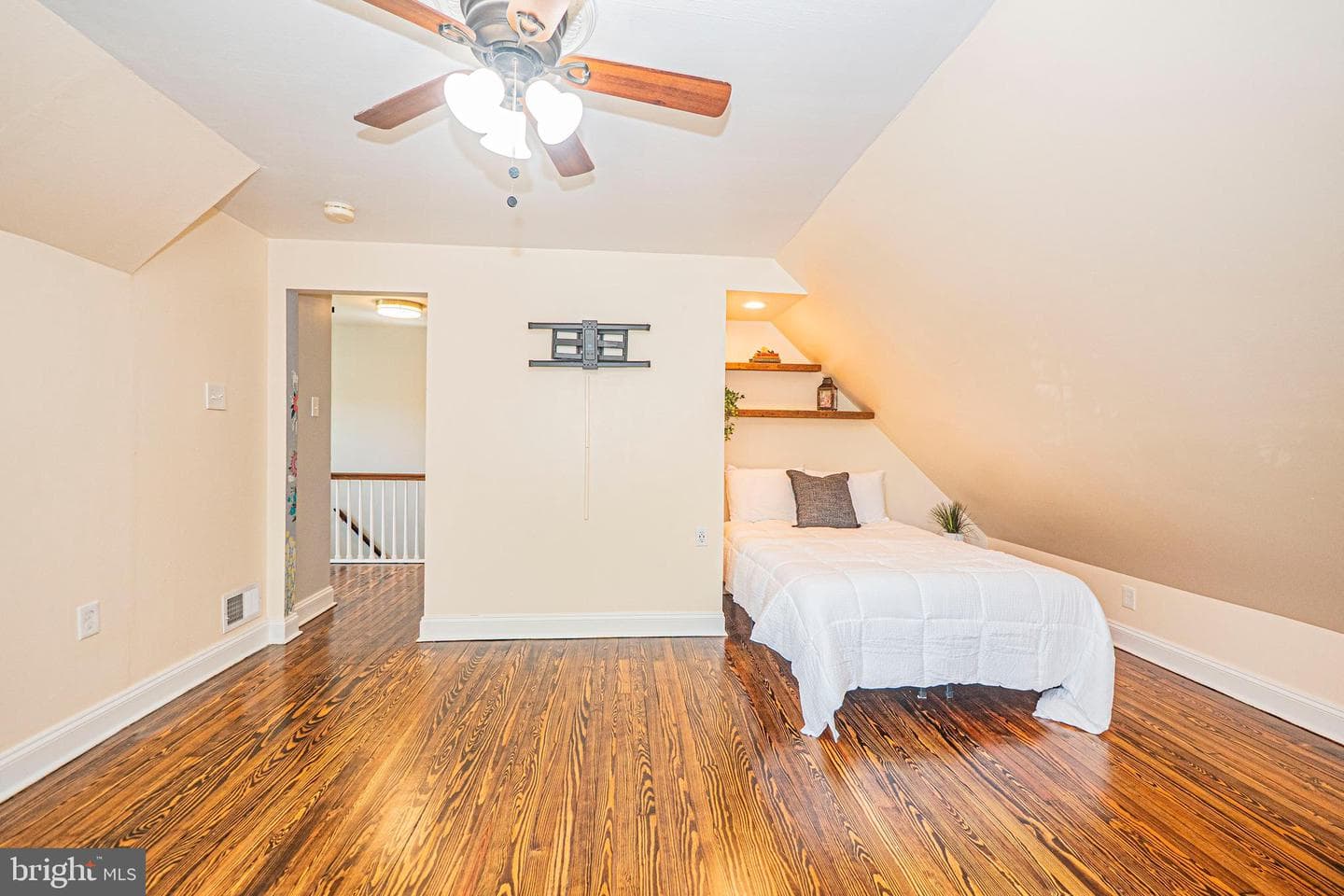 103 Nursery Road photo 32