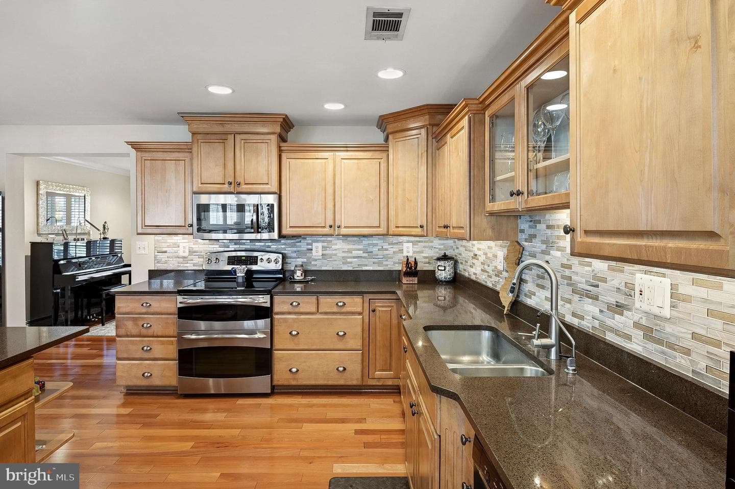 1535 Ridgely Drive photo 11