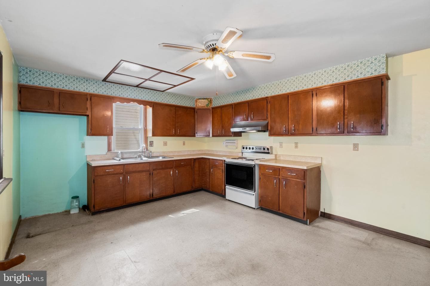 706 203rd Street photo 7