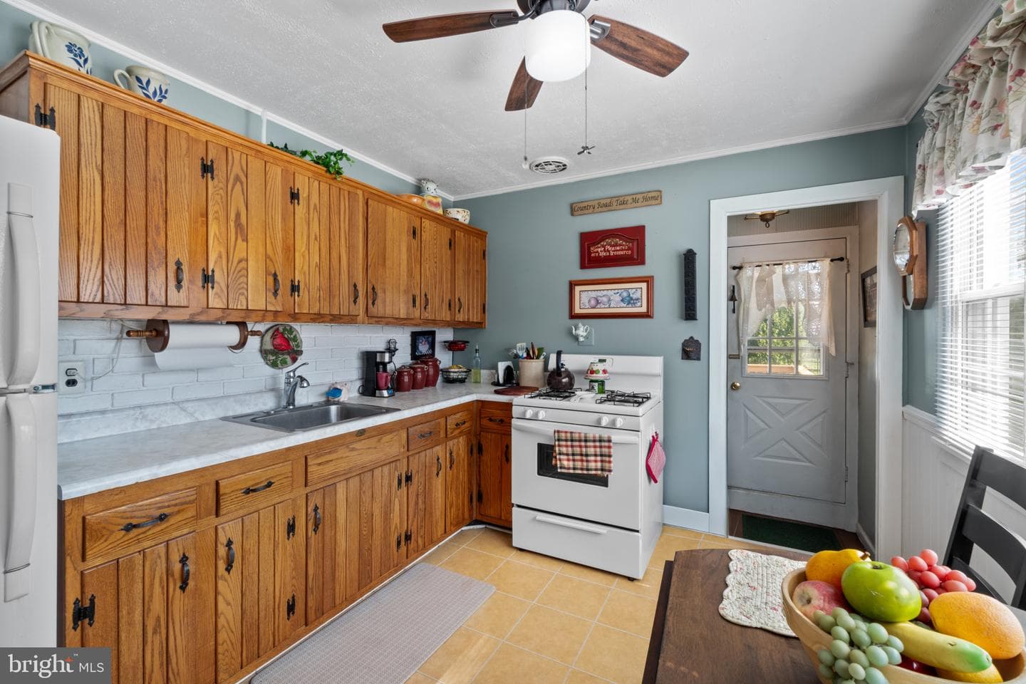 1633 Tieman Drive photo 9