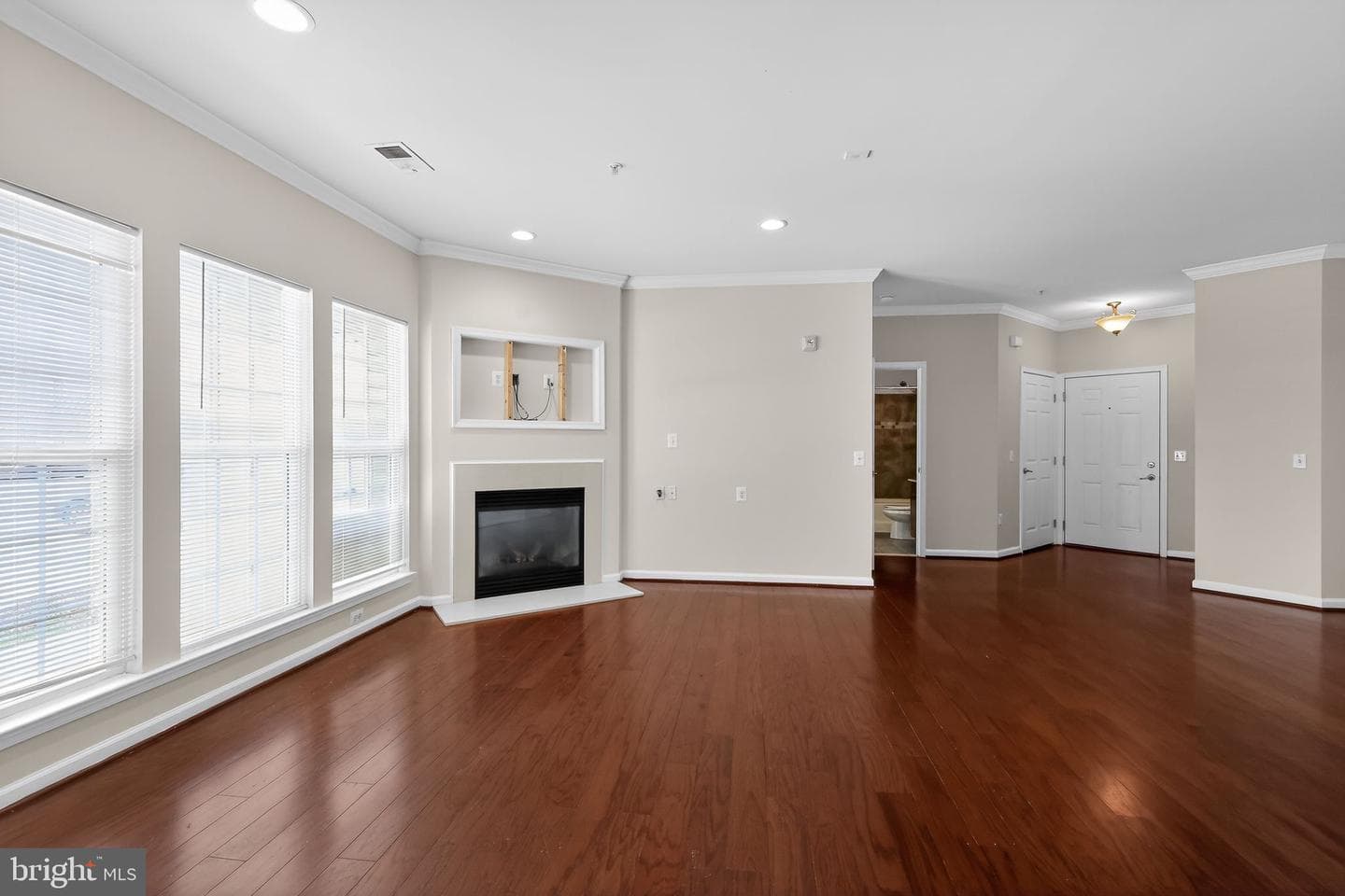 1624 Hardwick Court #104 photo 3