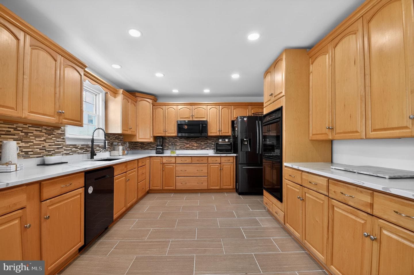 859 Birchwood Court photo 11