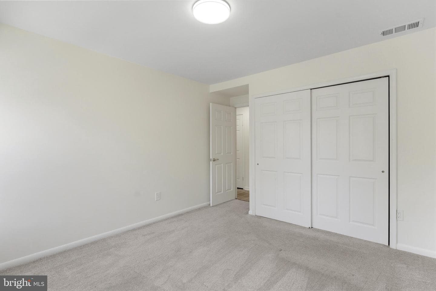 494 Fawns Walk photo 25