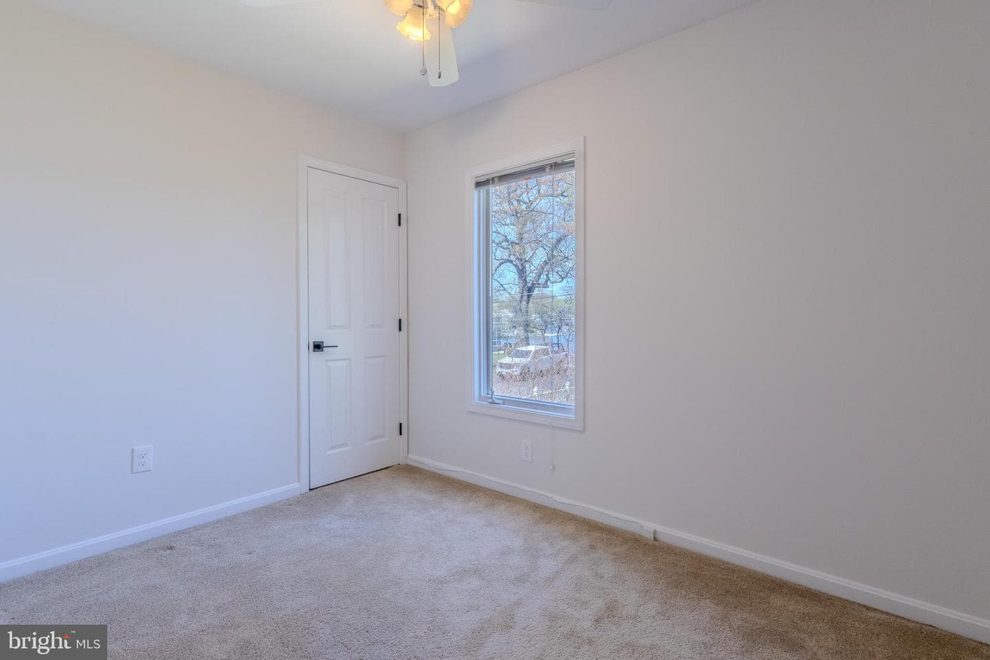 333 S Riverside Drive photo 18