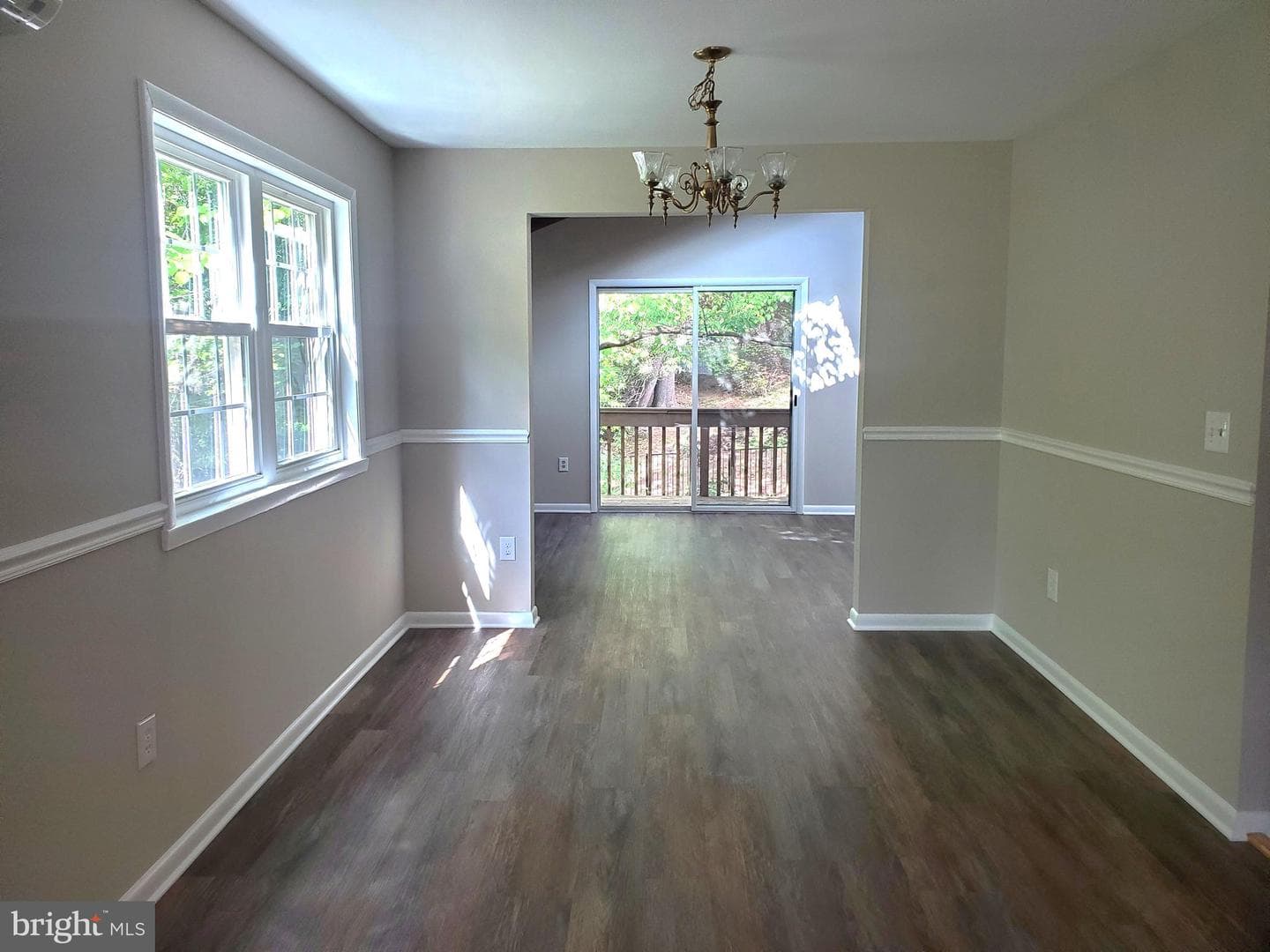 1122 Crestview Drive photo 6