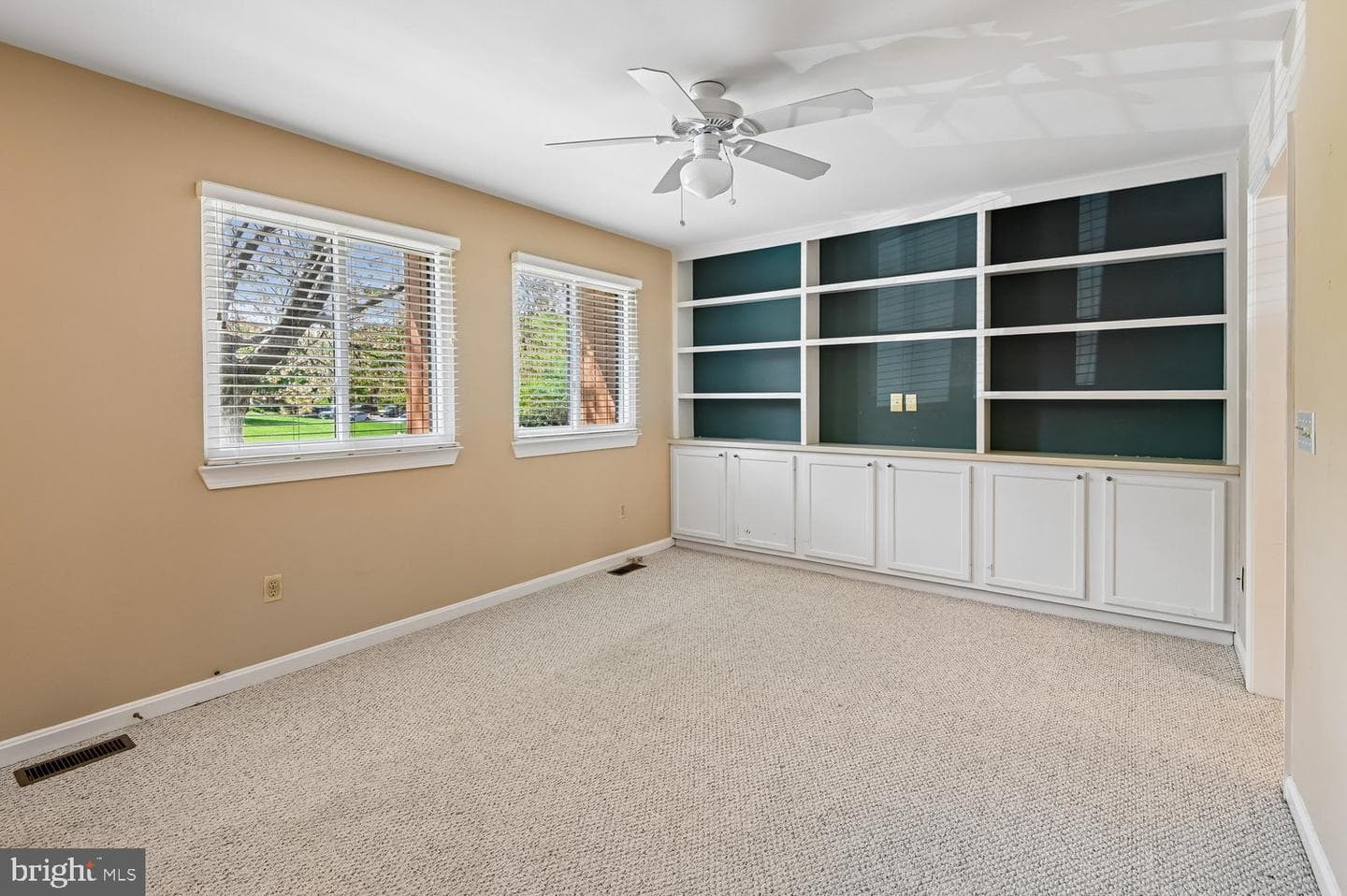 434 Peach Court photo 6