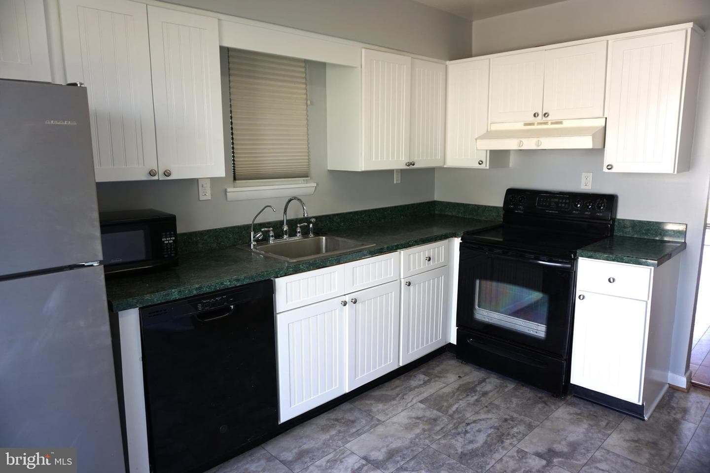 702 Londontown Road photo 2