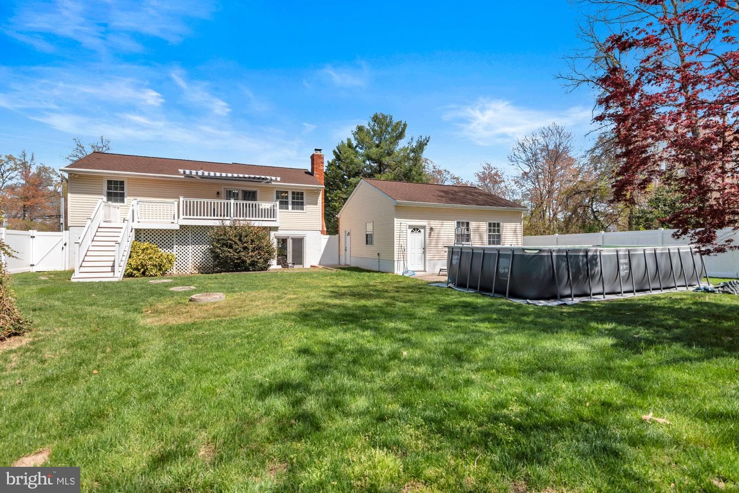 970 Magothy Avenue photo 32
